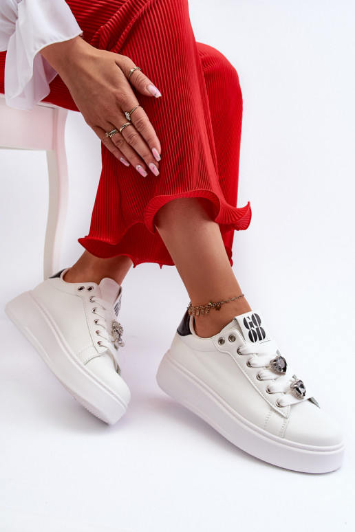 Tênis feminino com plataforma com corações, azamia branca
