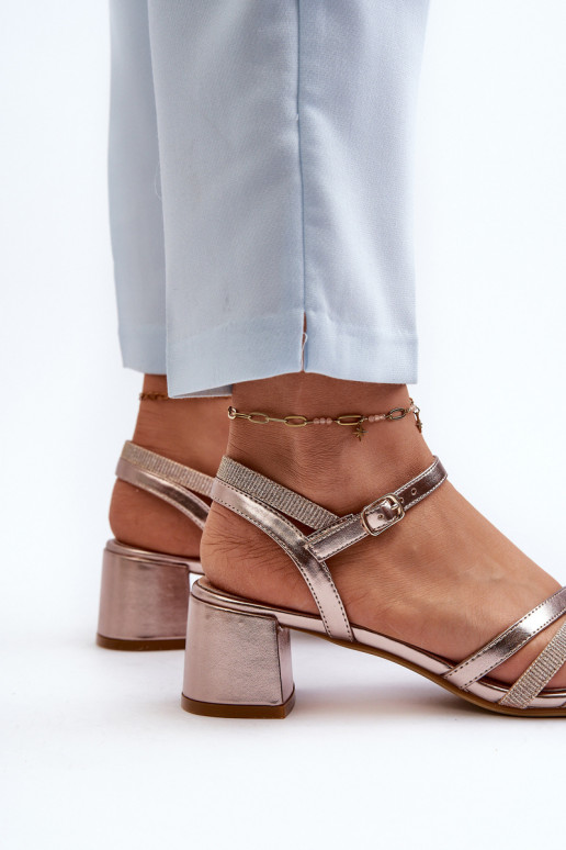 Sandálias femininas de salto baixo confeccionadas em couro ecológico Sergio Leone SK046 ouro rosa Sandálias femininas de salto baixo confeccionadas em couro ecológico Sergio Leone SK046 ouro rosa