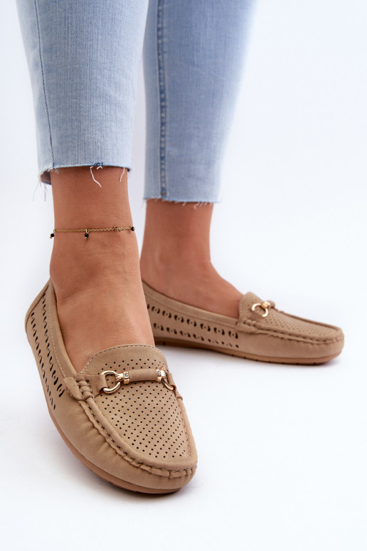 Mocassins femininos vazados com enfeites em Kaydance marrom