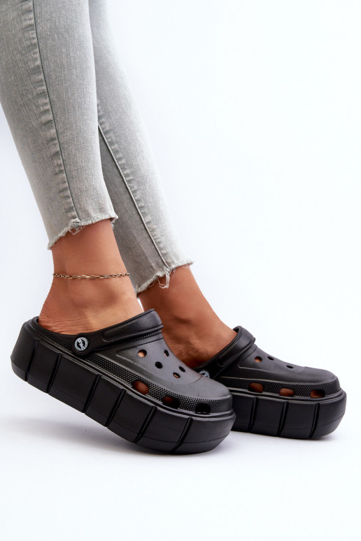 Chinelos leves Chinelos femininos com plataforma na cor preta Itubia