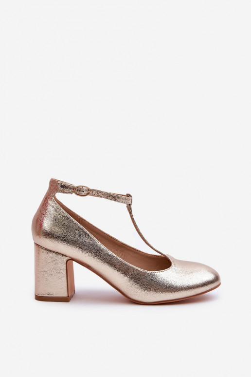 Sapatos confeccionados em couro ecológico com salto dourado Raniyah