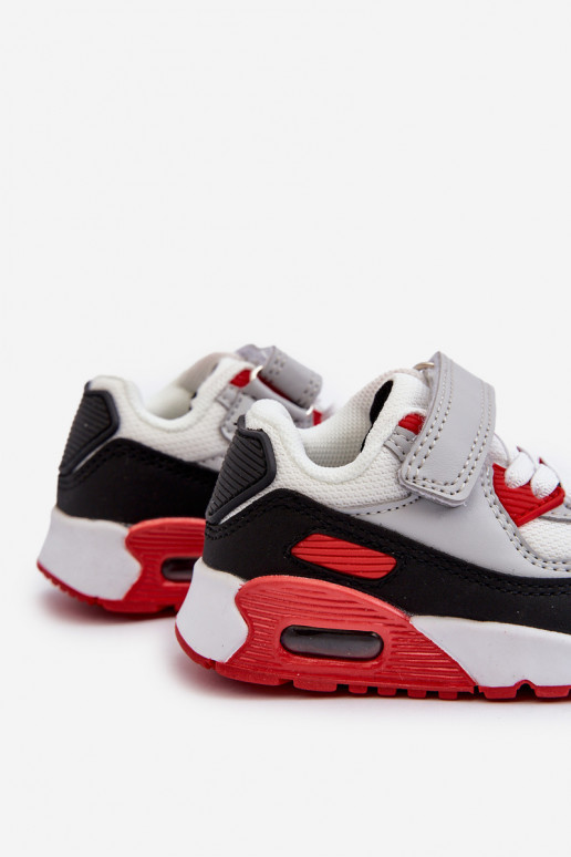 Tênis infantil modelo calçado com fechos adesivos cor vermelha Krissandra Tênis infantil modelo calçado com fechos adesivos cor vermelha Krissandra