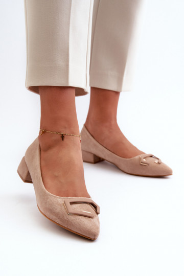 Sapatos de salto baixo com enfeites de camurça ecológica S.Barski KV27-034 bege