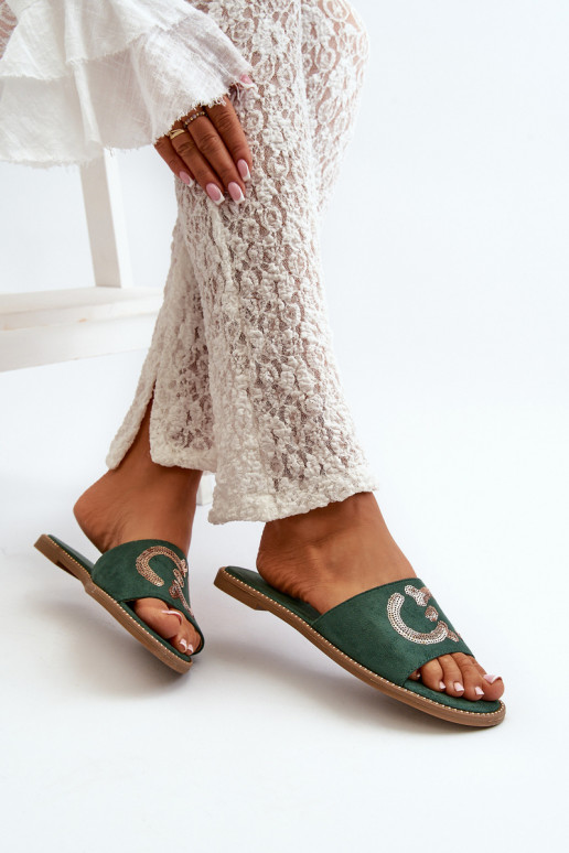 Chinelos planos femininos com escamas brilhantes S.Barski KV27-052 cor verde Chinelos planos femininos com escamas brilhantes S.Barski KV27-052 cor verde