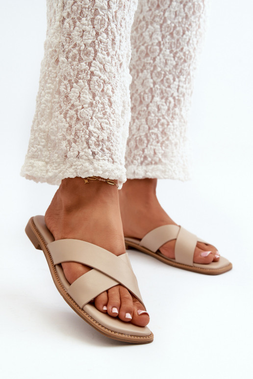 Chinelos femininos com salto largo em couro ecológico S.Barski KV27-002 bege Chinelos femininos com salto largo em couro ecológico S.Barski KV27-002 bege