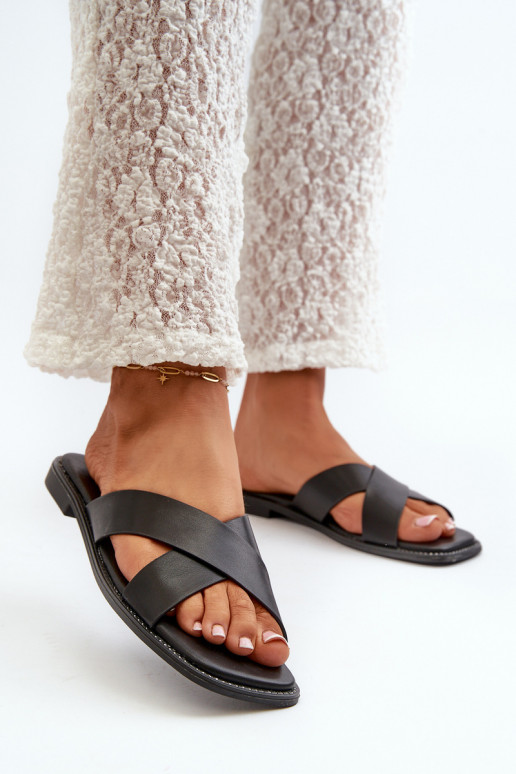 Chinelos femininos com salto largo em couro ecológico S.Barski KV27-002 preto Chinelos femininos com salto largo em couro ecológico S.Barski KV27-002 preto