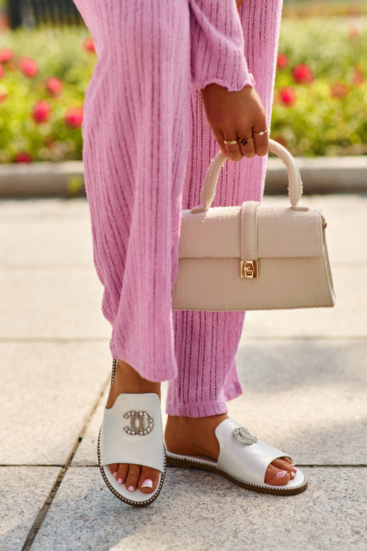 Chinelos femininos estilo elegante com glitter e enfeites S.Barski KV27-050 cor prata Chinelos femininos estilo elegante com glitter e enfeites S.Barski KV27-050 cor prata