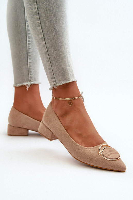 Sapatos com salto baixo Z confeccionados em camurça ecológica S.Barski KV27-037 cor bege Sapatos com salto baixo Z confeccionados em camurça ecológica S.Barski KV27-037 cor bege