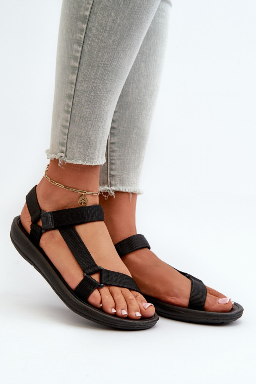 Sandálias femininas de estilo esportivo com fechos adesivos na cor preta Vilari Sandálias femininas de estilo esportivo com fechos adesivos na cor preta Vilari
