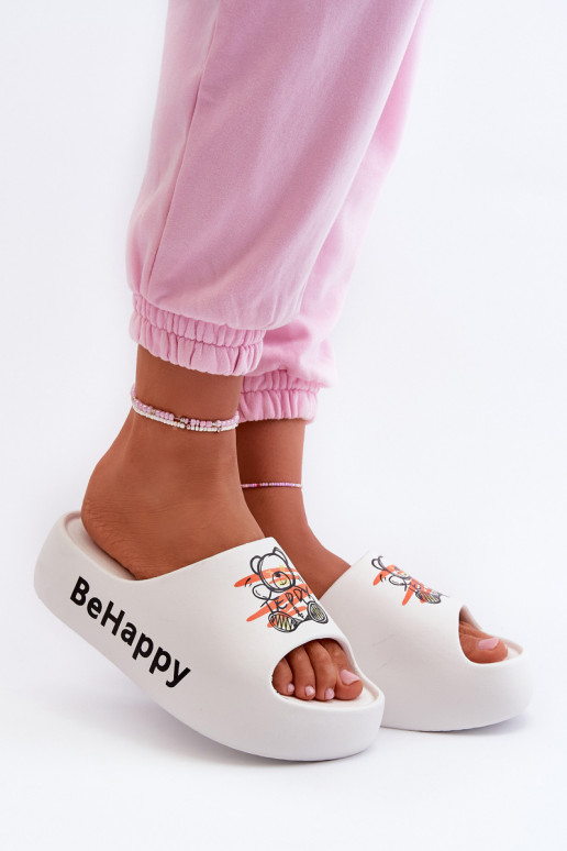 Chinelos femininos leves com sola maciça Com ursinho Chinelos leves na cor branca Serefina Chinelos femininos leves com sola maciça Com ursinho Chinelos leves na cor branca Serefina