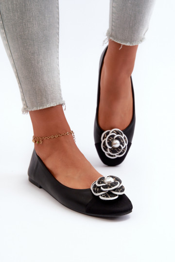 Bailarinas Femininas Couro Eco Com Detalem Ornamentado Cor Preta Divinella