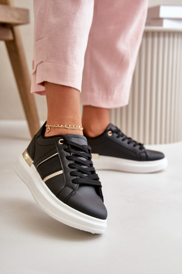 Elegante À modalo de tênis Feminino com uma plataforma de couro ecológico cor preta Nevisase