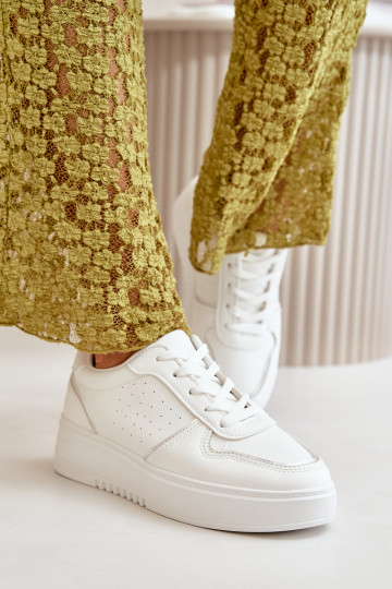 Modelo de tênis sapato feminino com plataforma Com cadarços decorativos na cor branca Mistra 2