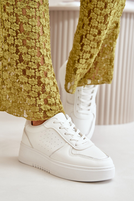 Modelo de tênis sapato feminino com plataforma Com cadarços decorativos na cor branca Mistra Modelo de tênis sapato feminino com plataforma Com cadarços decorativos na cor branca Mistra