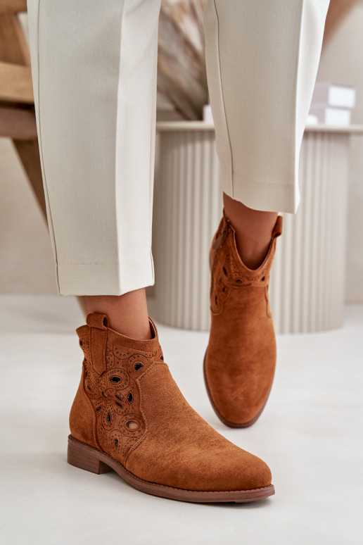 Botas femininas com elementos abertos Casal o castelo cor marrom S.Barski HY42-081 Botas femininas com elementos abertos Casal o castelo cor marrom S.Barski HY42-081