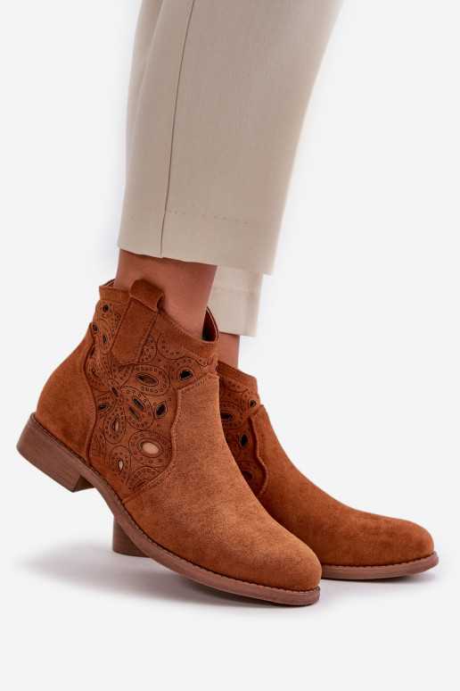 Botas femininas com elementos abertos Casal o castelo cor marrom S.Barski HY42-081 Botas femininas com elementos abertos Casal o castelo cor marrom S.Barski HY42-081