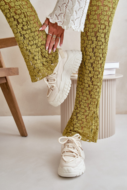 Modelo de tênis sapatos femininos com solas maciças da moda na cor marfim Nevela Modelo de tênis sapatos femininos com solas maciças da moda na cor marfim Nevela