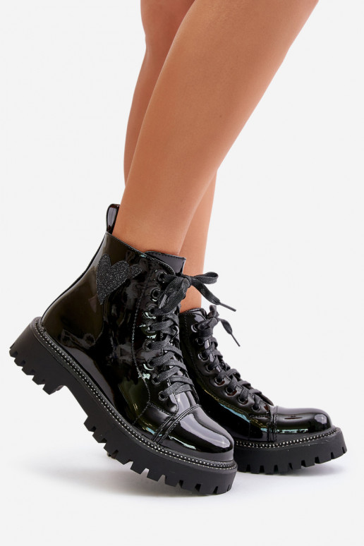 com efeito verniz Botas femininas Casal o castelo Com decorações com coraçõesm cor preta Obeena com efeito verniz Botas femininas Casal o castelo Com decorações com coraçõesm cor preta Obeena