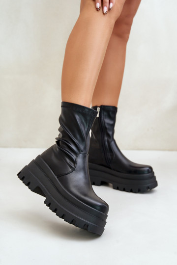 Botas com uma plataforma cor preta Florinara 2