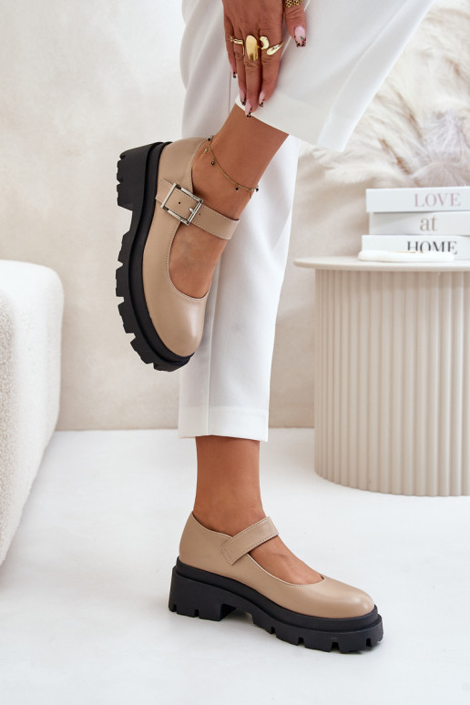 sapato Feminino com fivelas bege Plikuria