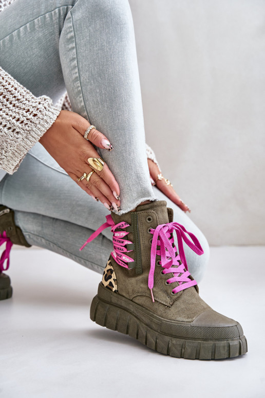 Botas femininas com uma plataforma Com decorações Amarrandom com padrões de pele de leopardo cor verde Edidda Botas femininas com uma plataforma Com decorações Amarrandom com padrões de pele de leopardo cor verde Edidda