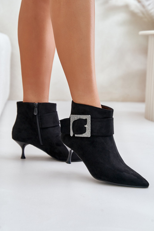 Botas femininas com salto fino decorar com fivelas cor preta Nirilis