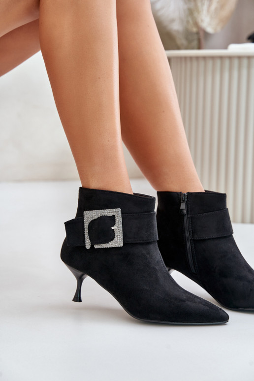 Botas femininas com salto fino decorar com fivelas cor preta Nirilis