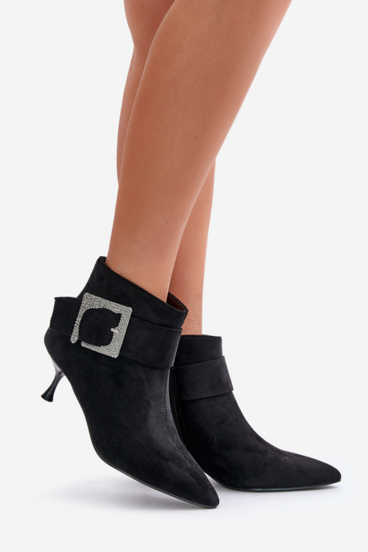 Botas femininas com salto fino decorar com fivelas cor preta Nirilis