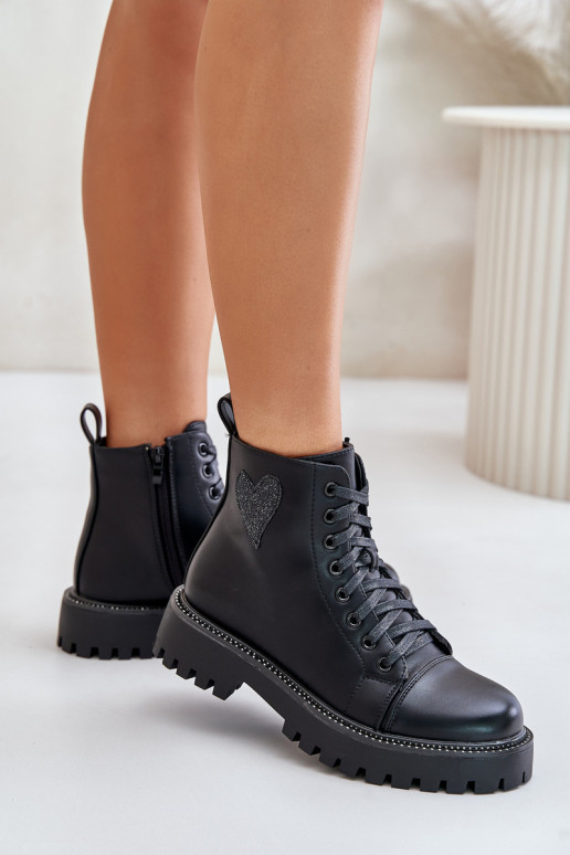 Botas femininas Casal o castelo Com decorações com coraçõesm cor preta Obeena Botas femininas Casal o castelo Com decorações com coraçõesm cor preta Obeena