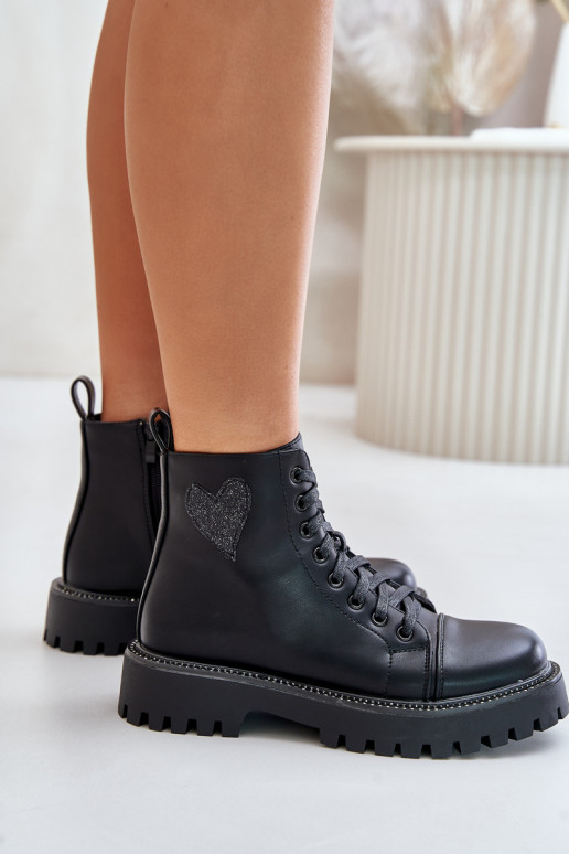 Botas femininas Casal o castelo Com decorações com coraçõesm cor preta Obeena Botas femininas Casal o castelo Com decorações com coraçõesm cor preta Obeena