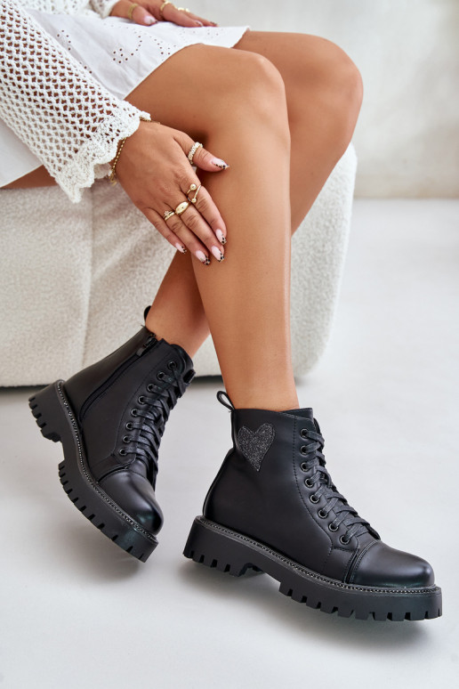 Botas femininas Casal o castelo Com decorações com coraçõesm cor preta Obeena Botas femininas Casal o castelo Com decorações com coraçõesm cor preta Obeena