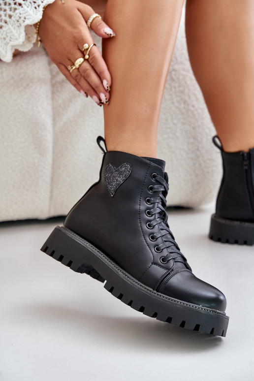 Botas femininas Casal o castelo Com decorações com coraçõesm cor preta Obeena Botas femininas Casal o castelo Com decorações com coraçõesm cor preta Obeena