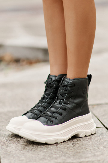 Sapatos casuais isolados em pele com plataforma Big Star OO274A599 em preto 2
