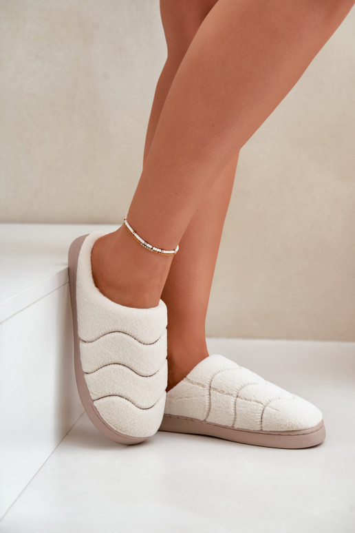 Pantufas quentes com pelo em bege Vamirae