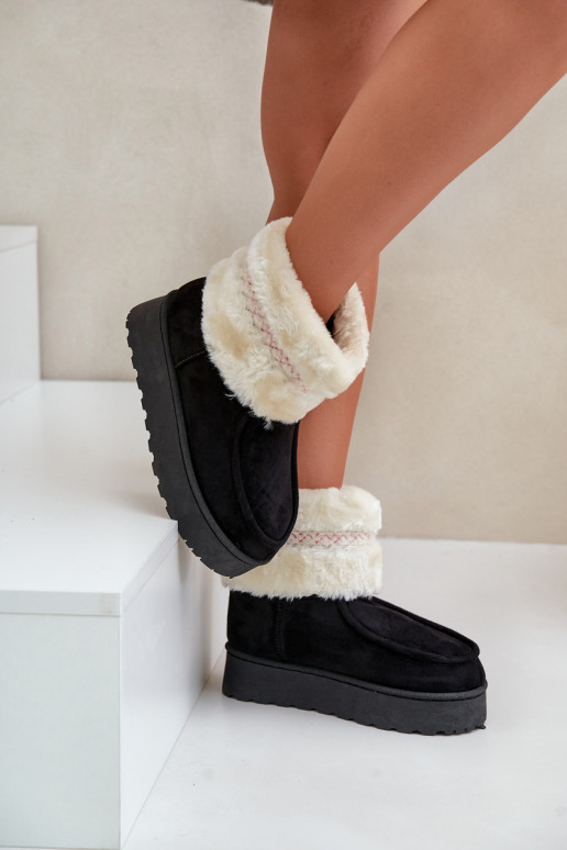 Botas de neve Feminino com uma plataforma com um casaco de pele I Um exemplo cor preta Deepanti Botas de neve Feminino com uma plataforma com um casaco de pele I Um exemplo cor preta Deepanti