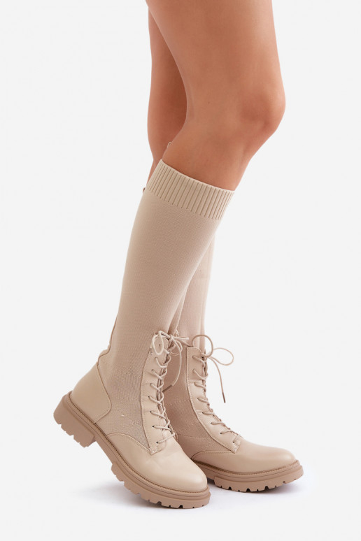 Um modelo atraente botas Ze SkarpetkoParaą CholeParaką bege Iranel Um modelo atraente botas Ze SkarpetkoParaą CholeParaką bege Iranel