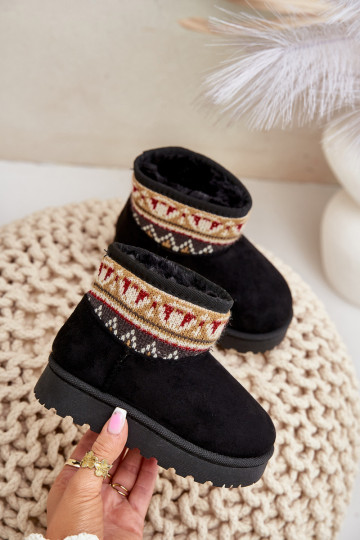 Um modelo atraente Botas de neve Infantil com escritos aquecimento com pelo por dentro cor preta Mirirae