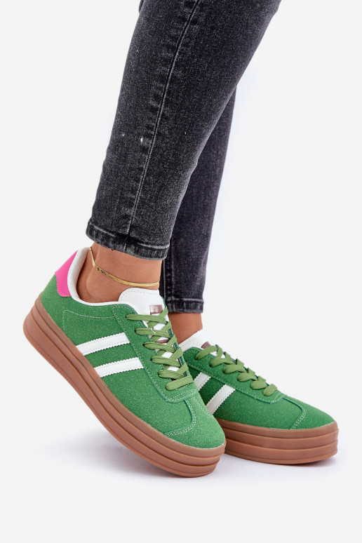 À modalo de tênis Feminino com uma plataforma cor verde Egelia