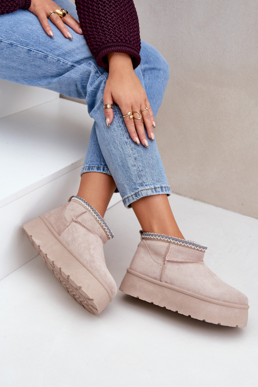 Botas de neve com uma plataforma Com decorações Haftem cor de marfim Heslania Botas de neve com uma plataforma Com decorações Haftem cor de marfim Heslania