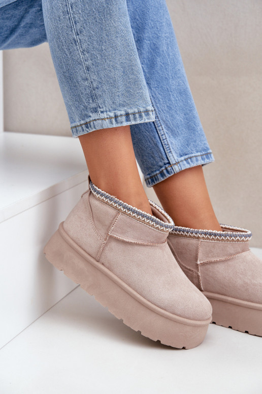 Botas de neve com uma plataforma Com decorações Haftem cor de marfim Heslania Botas de neve com uma plataforma Com decorações Haftem cor de marfim Heslania