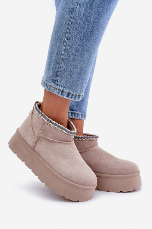 Botas de neve com uma plataforma Com decorações Haftem cor de marfim Heslania Botas de neve com uma plataforma Com decorações Haftem cor de marfim Heslania
