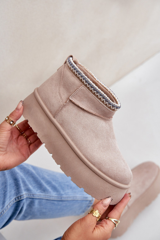 Botas de neve com uma plataforma Com decorações Haftem cor de marfim Heslania Botas de neve com uma plataforma Com decorações Haftem cor de marfim Heslania