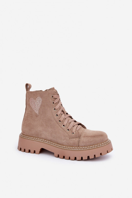 Botas femininas de cano curto Z com brilho e corações na cor areia Įjungtariri