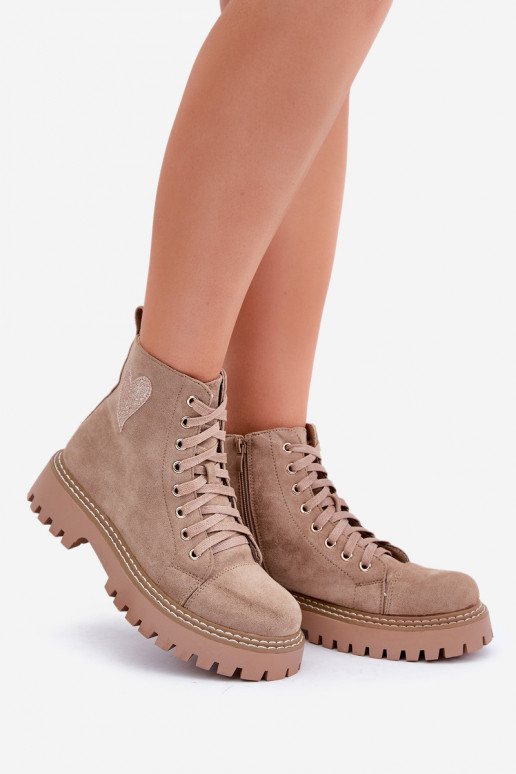 Botas femininas de cano curto Z com brilho e corações na cor areia Įjungtariri