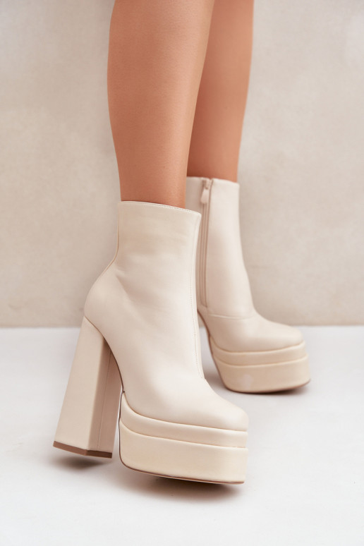 Botas com uma plataforma I Registro aquecimento cor de marfim Selahra Botas com uma plataforma I Registro aquecimento cor de marfim Selahra