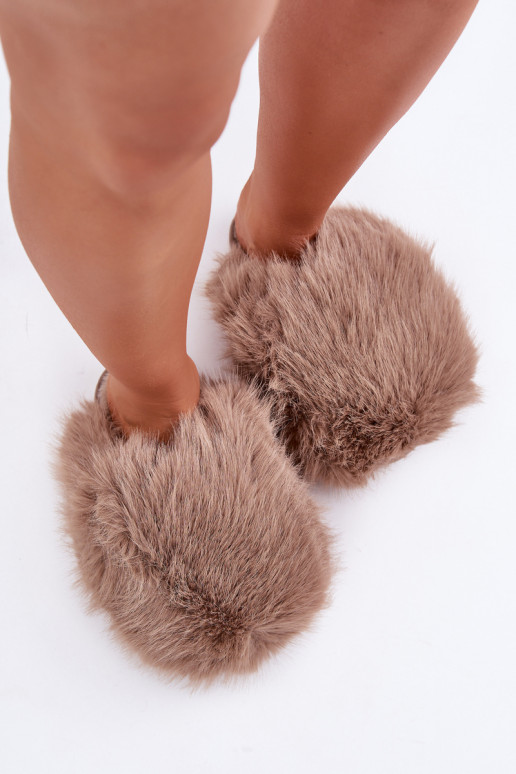 Chinelo feminino com pelúcia na cor areia INladisa