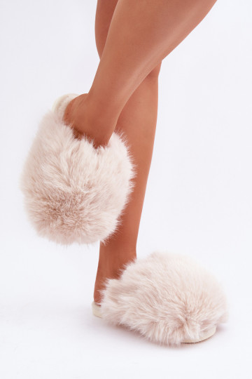 com um casaco de pele Chinelos Feminino cor de marfim EMladisa