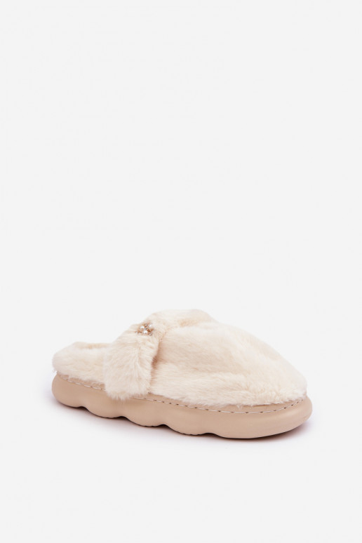 Chinelo Z com pelúcia e broche na cor marfim Primaria