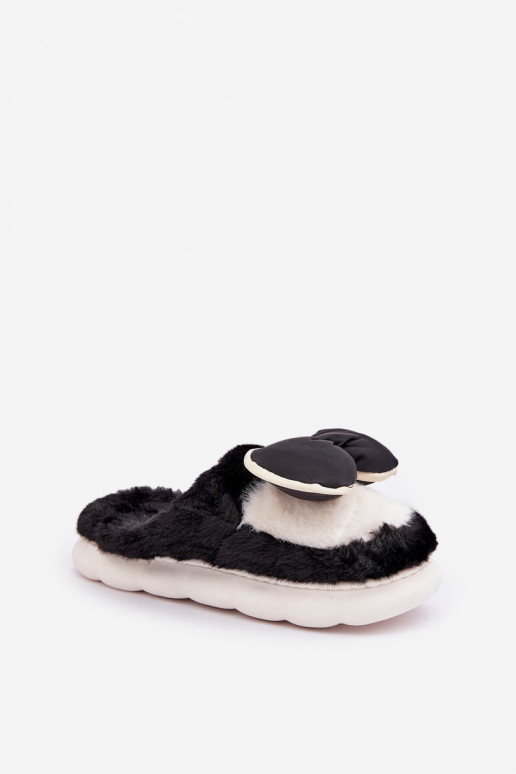 Chinelo com pelúcia e laços na cor preta Grilis