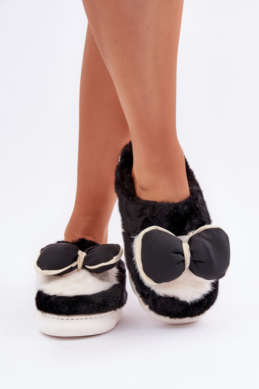 Chinelo com pelúcia e laços na cor preta Grilis